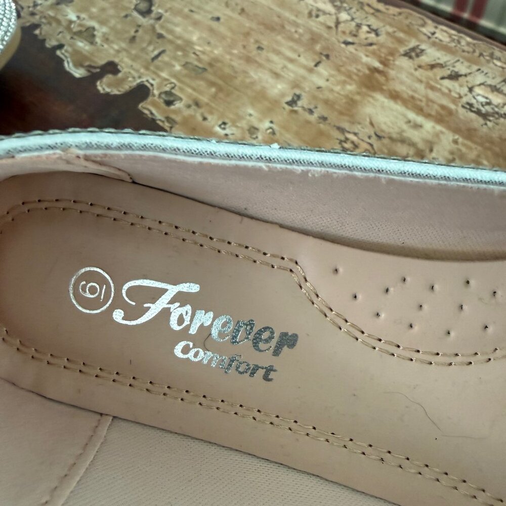 NWOT Forever Comfort Silver Rhinestone Ballet Flats Size 6 - Picture 9 of 10